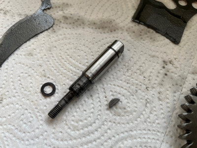 Wasserpumpen-Welle mit Riefe.jpg